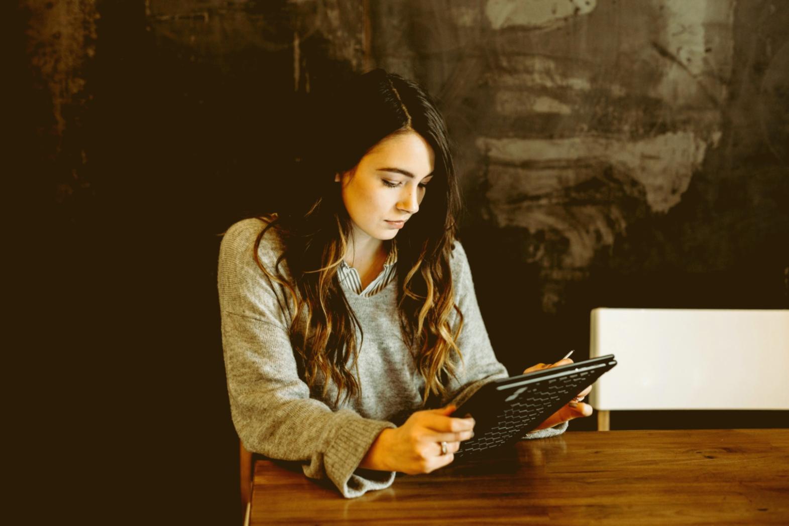 SEO-Kurse und Lernmaterialien auf verschiedenen Geräten